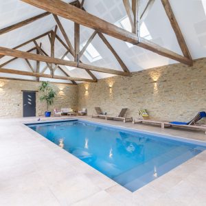 La piscine intérieure est chauffée à 28°